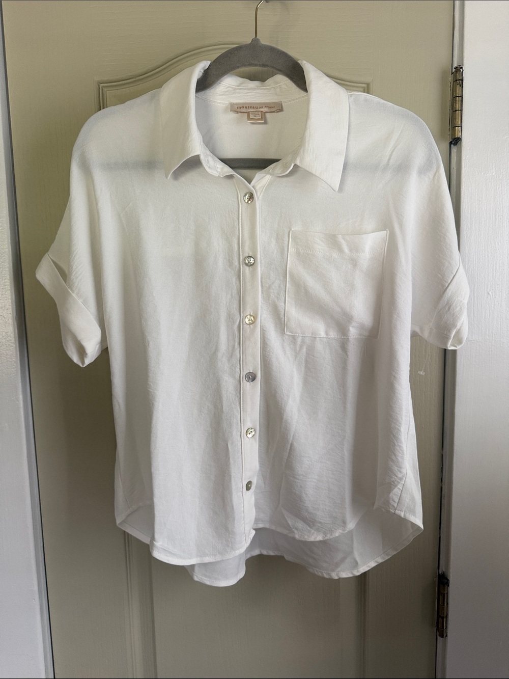 Relaxed White Short-Sleeve Button-Down Shirt